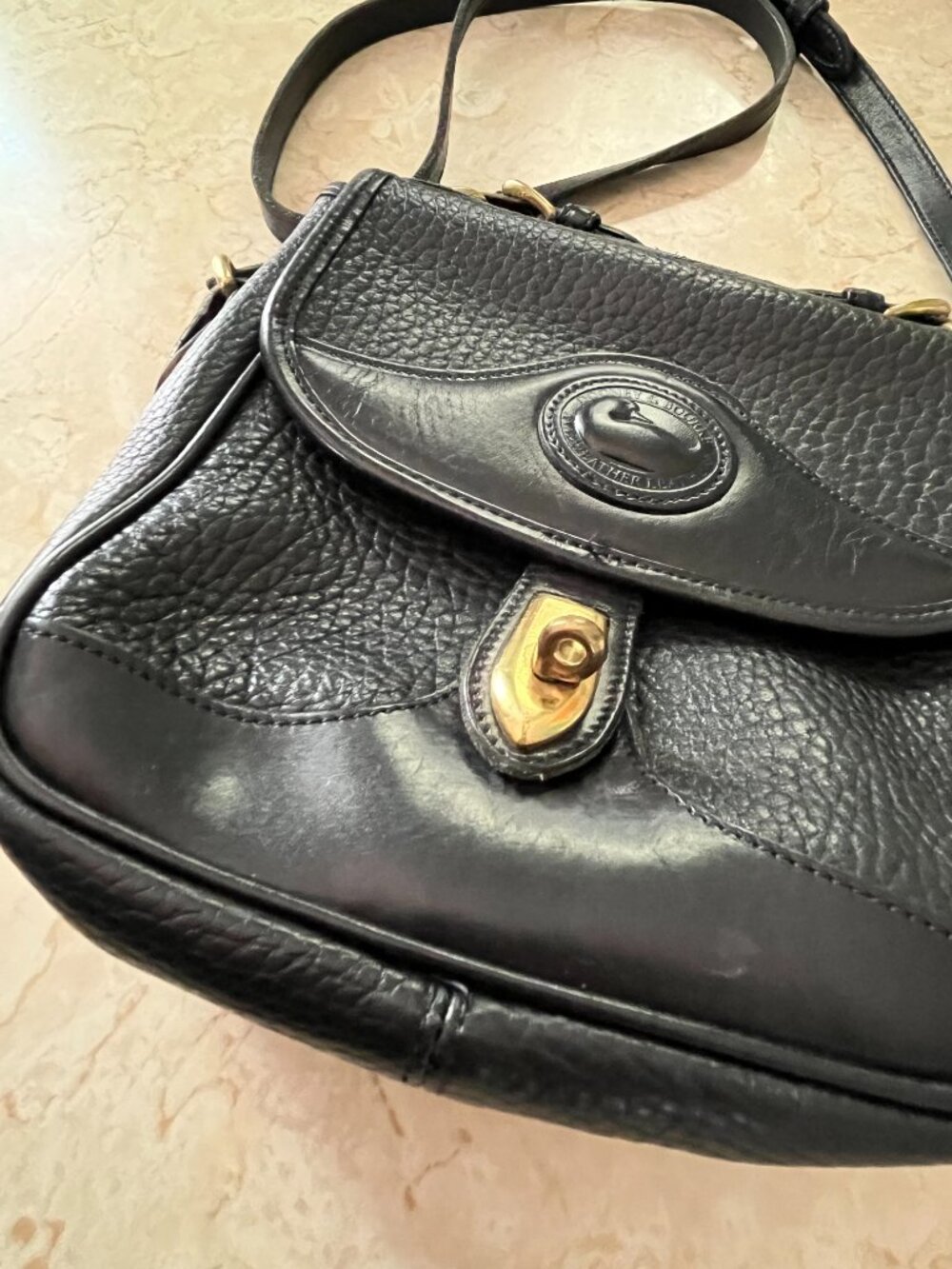 VTG Dooney & Bourke Top Handle Crossbody Black Pebbled Leather - Picture 4 of 10